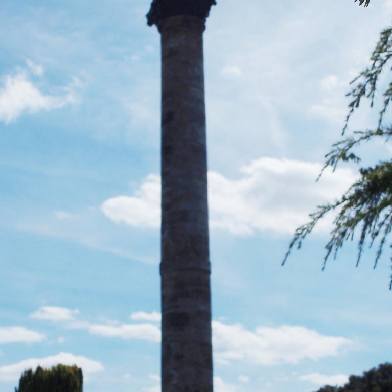 Colonne du square