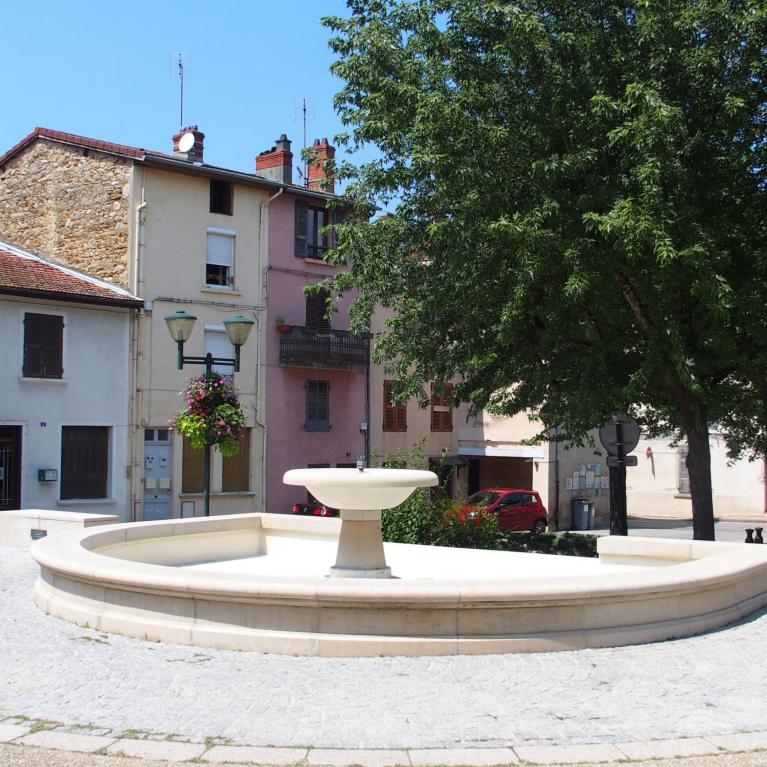 Fontaine place Robert Marcelpoil