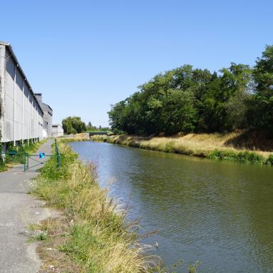 Canal latéral à la Loire
