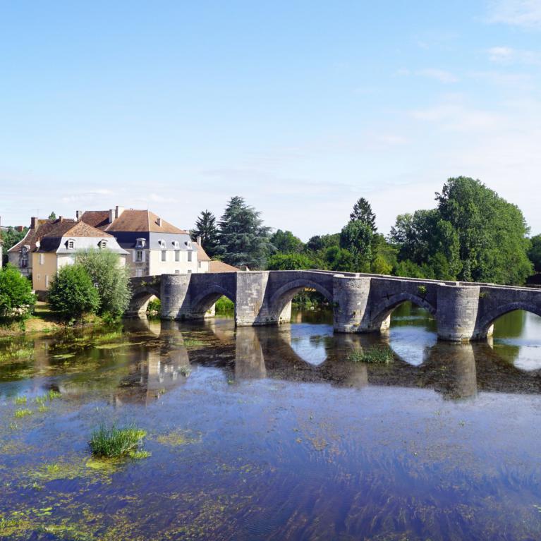 Vieux pont sur la Gartempe