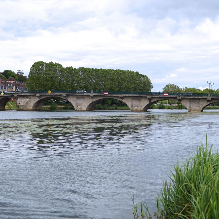 Pont sur l'Yonne