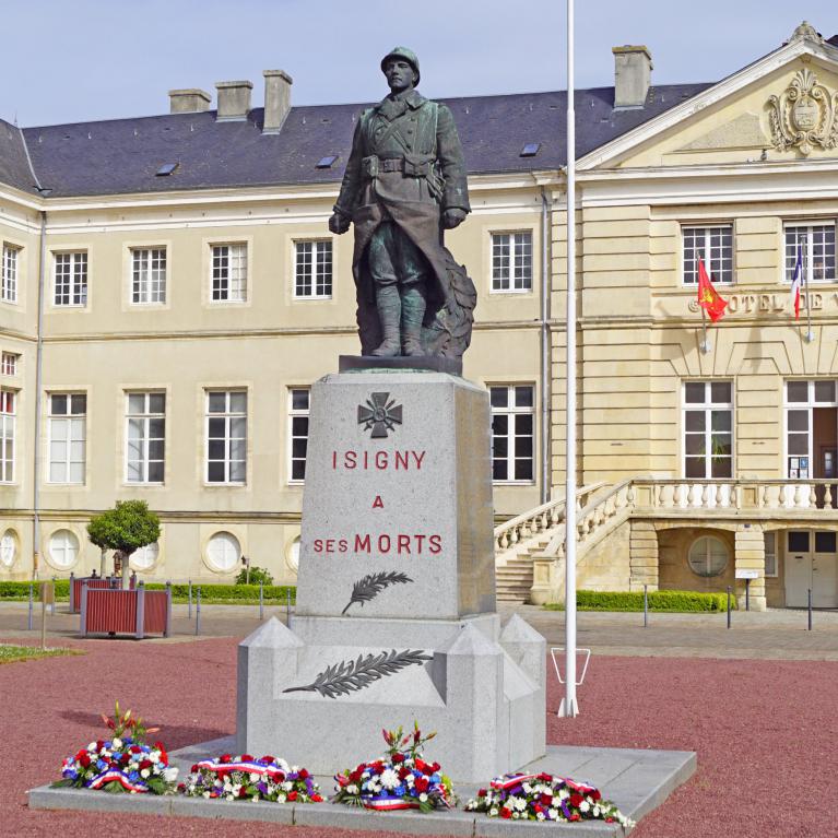 Isigny-sur-Mer-Monument aux morts