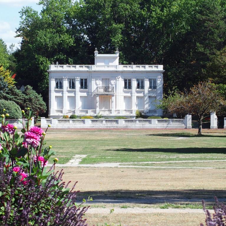 Le Petit Château