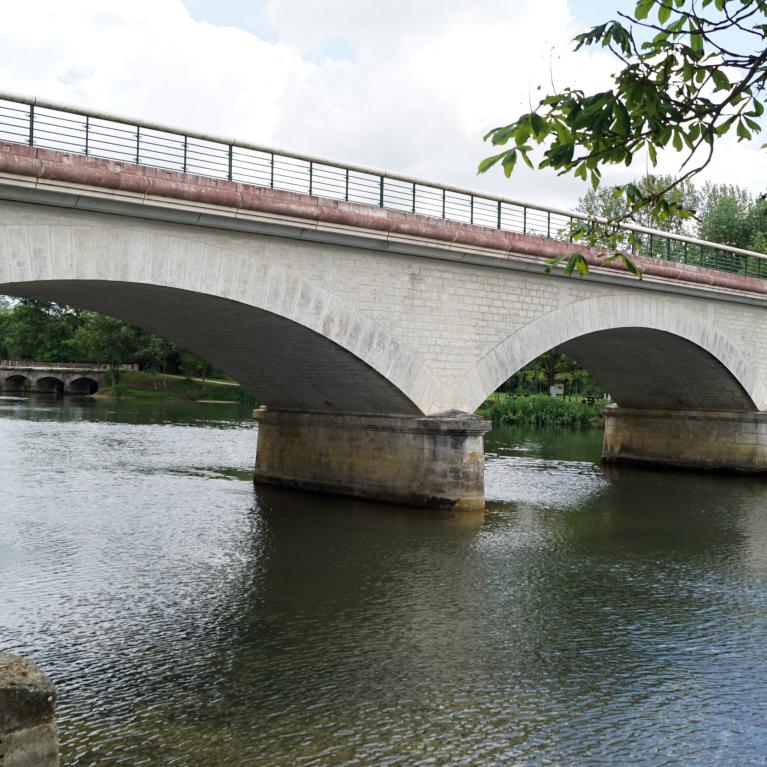 Pont sur la Charente