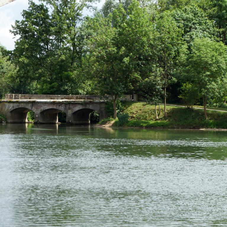 Pont sur le canal de Terre-Neuve