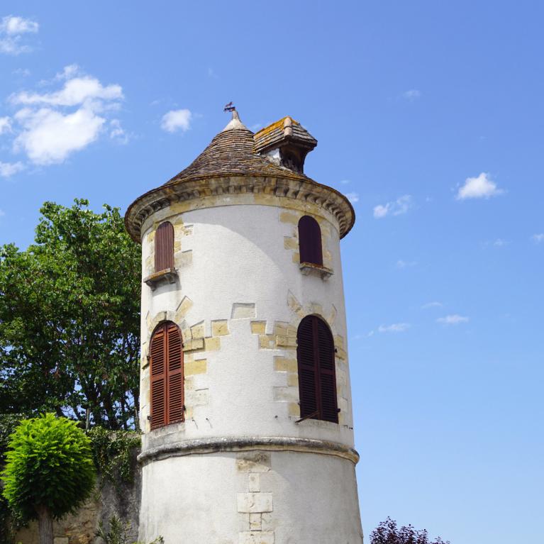 Tour d'angle circulaire