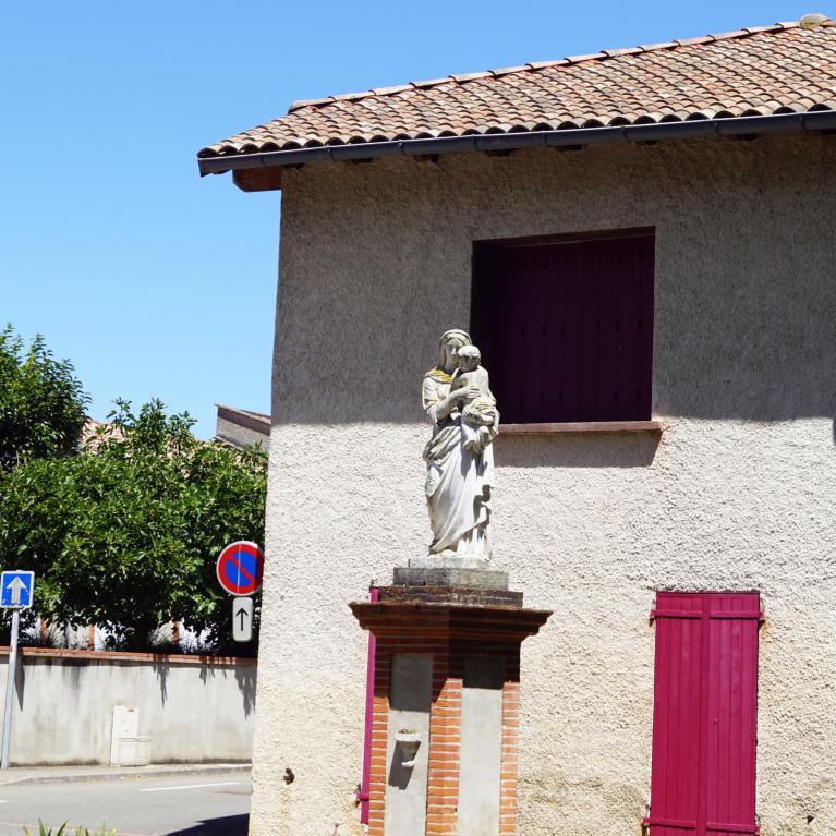 Statue