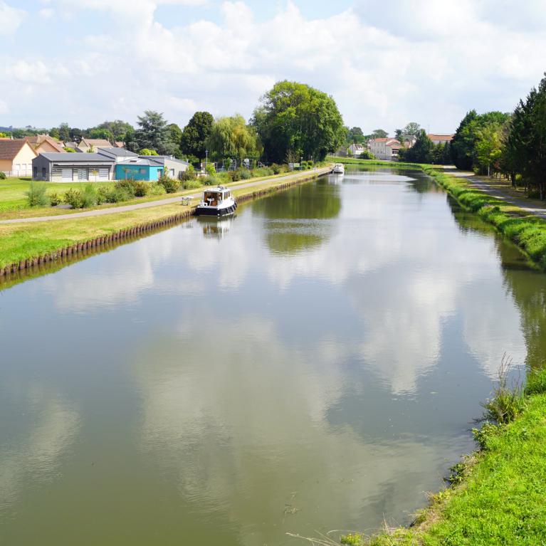Canal latéral à la Loire