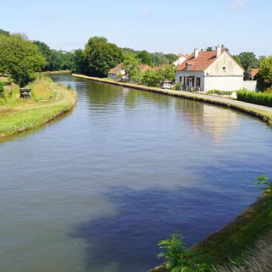 Canal latéral à la Loire